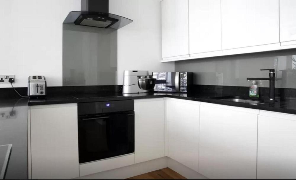 Clamshell Land - Royal Mile